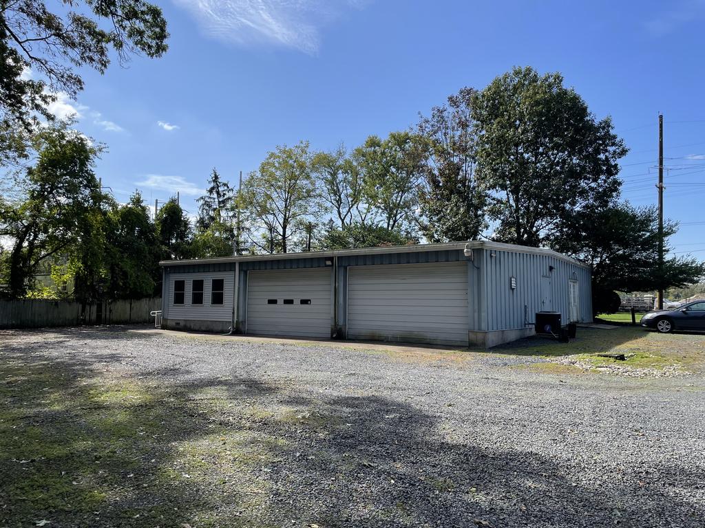 19 Washington, 3000/sf flex, commercial, office building-Large yard area-Princeton Junction